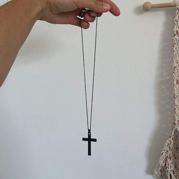 NWT Simple Cross Pendent Necklace Black Men's Unisex - Picture 4 of 6
